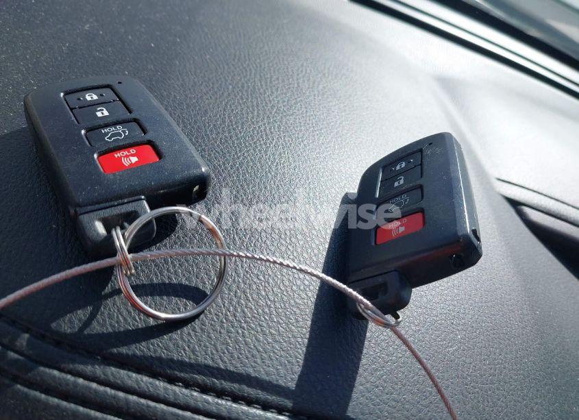 Photo 11 of 2016 Toyota Highlander LIMITED V6 (VIN 5TDDKRFH2GS279181)