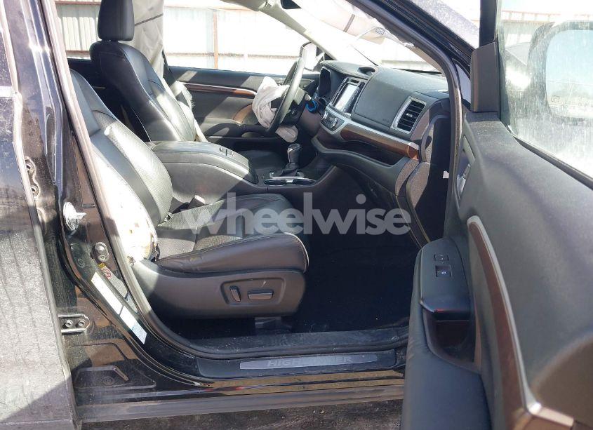 Photo 5 of 2016 Toyota Highlander LIMITED V6 (VIN 5TDDKRFH2GS279181)