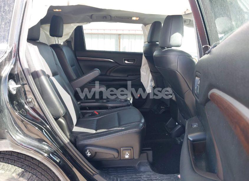 Photo 8 of 2016 Toyota Highlander LIMITED V6 (VIN 5TDDKRFH2GS279181)