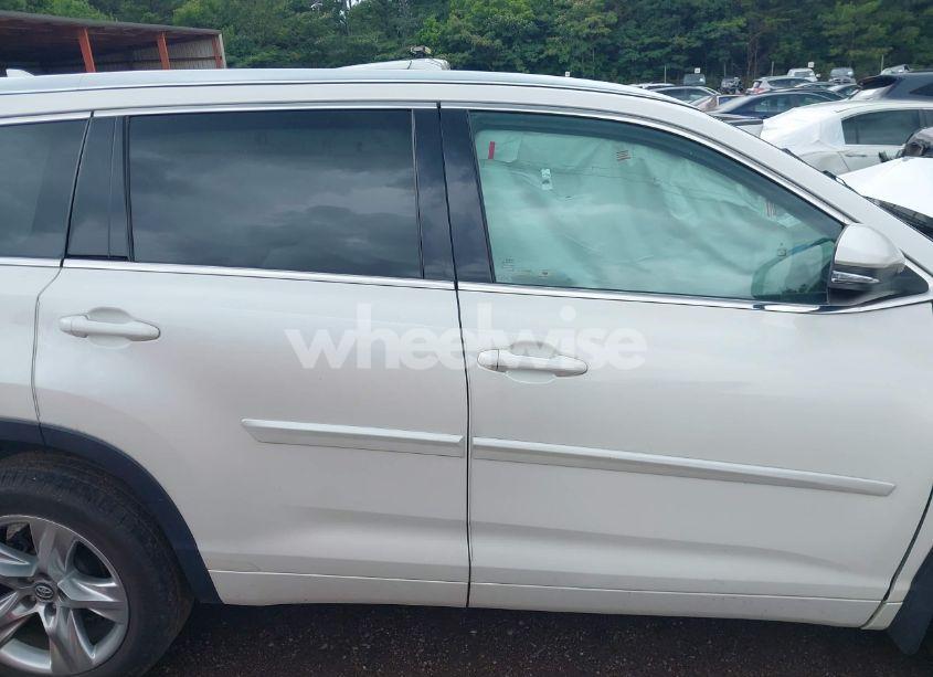 Photo 12 of 2016 Toyota Highlander LIMITED V6 (VIN 5TDDKRFH2GS353523)