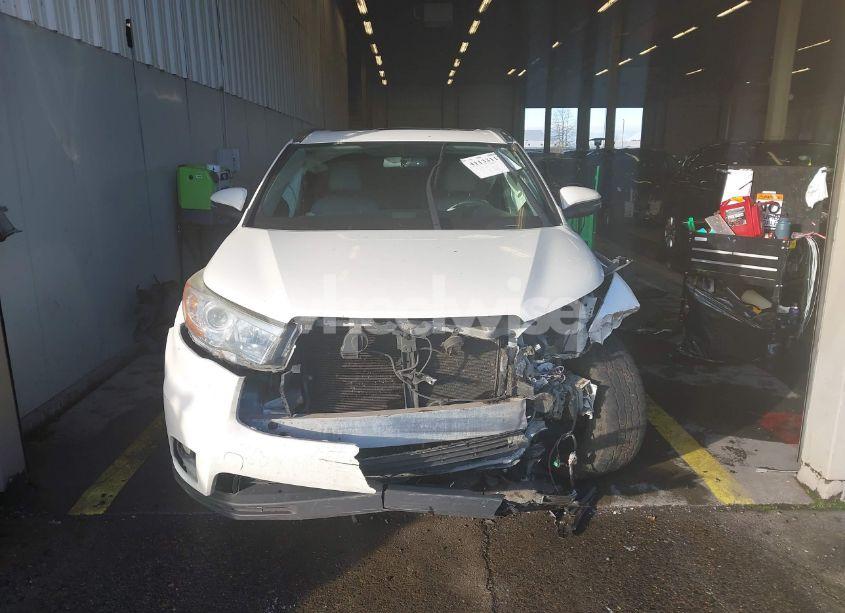 Photo 13 of 2016 Toyota Highlander LIMITED V6 (VIN 5TDDKRFH3GS340165)