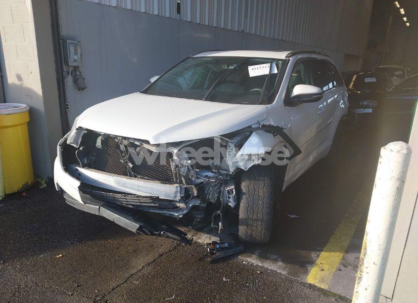 Photo 2 of 2016 Toyota Highlander LIMITED V6 (VIN 5TDDKRFH3GS340165)