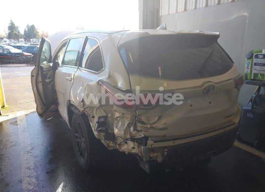 Photo 6 of 2016 Toyota Highlander LIMITED V6 (VIN 5TDDKRFH3GS340165)