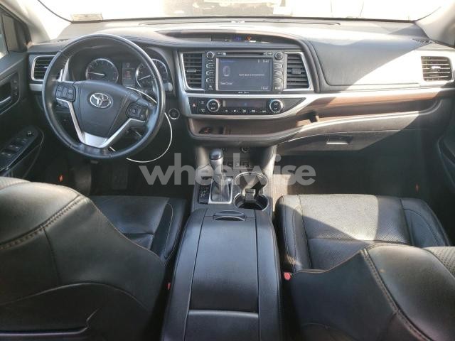 Photo 6 of 2014 TOYOTA HIGHLANDER LIMITED (VIN 5TDDKRFH4ES024884)