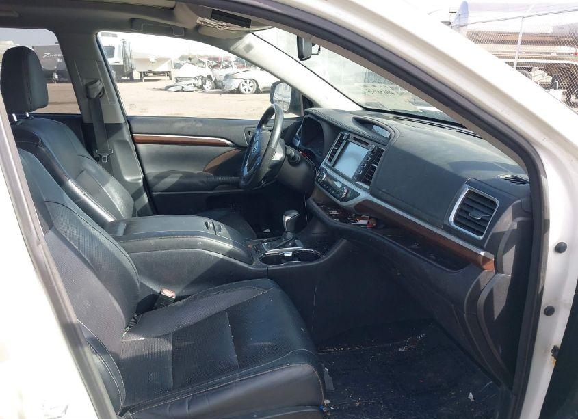 Photo 5 of 2015 Toyota Highlander LIMITED (VIN 5TDDKRFH4FS126946)