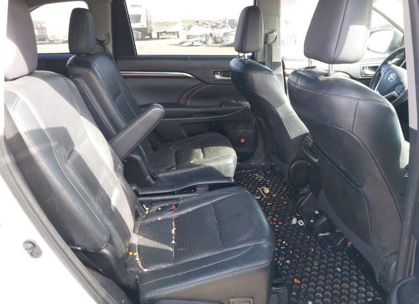 Photo 8 of 2015 Toyota Highlander LIMITED (VIN 5TDDKRFH4FS126946)