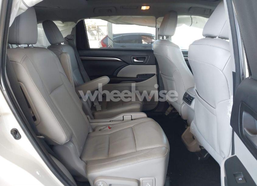 Photo 8 of 2015 Toyota Highlander LIMITED PLATINUM V6 (VIN 5TDDKRFH4FS151796)