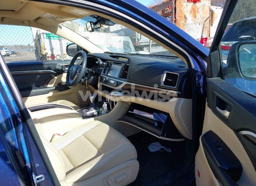 Photo 5 of 2016 Toyota Highlander LIMITED V6 (VIN 5TDDKRFH5GS306003)