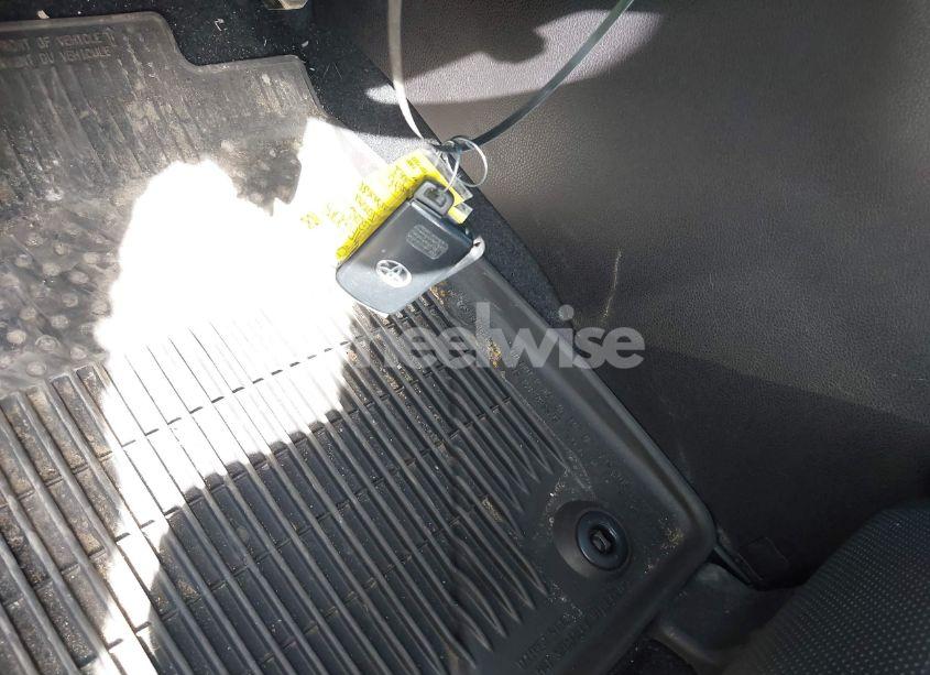 Photo 11 of 2016 Toyota Highlander LIMITED V6 (VIN 5TDDKRFH5GS337705)