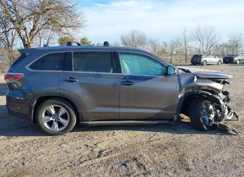 Photo 14 of 2016 Toyota Highlander LIMITED V6 (VIN 5TDDKRFH5GS337817)