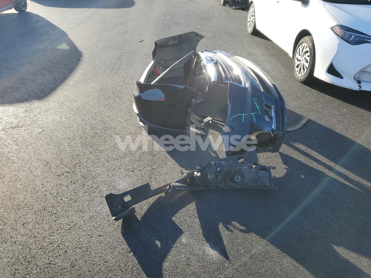 Photo 13 of 2014 TOYOTA HIGHLANDER LIMITED (VIN 5TDDKRFH6ES017354)