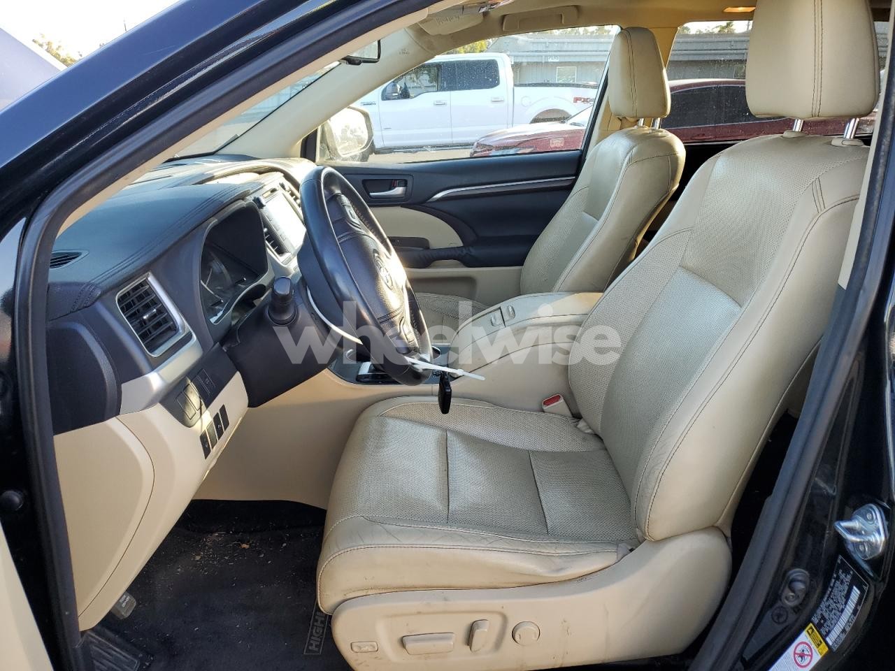 Photo 7 of 2014 TOYOTA HIGHLANDER LIMITED (VIN 5TDDKRFH6ES017354)