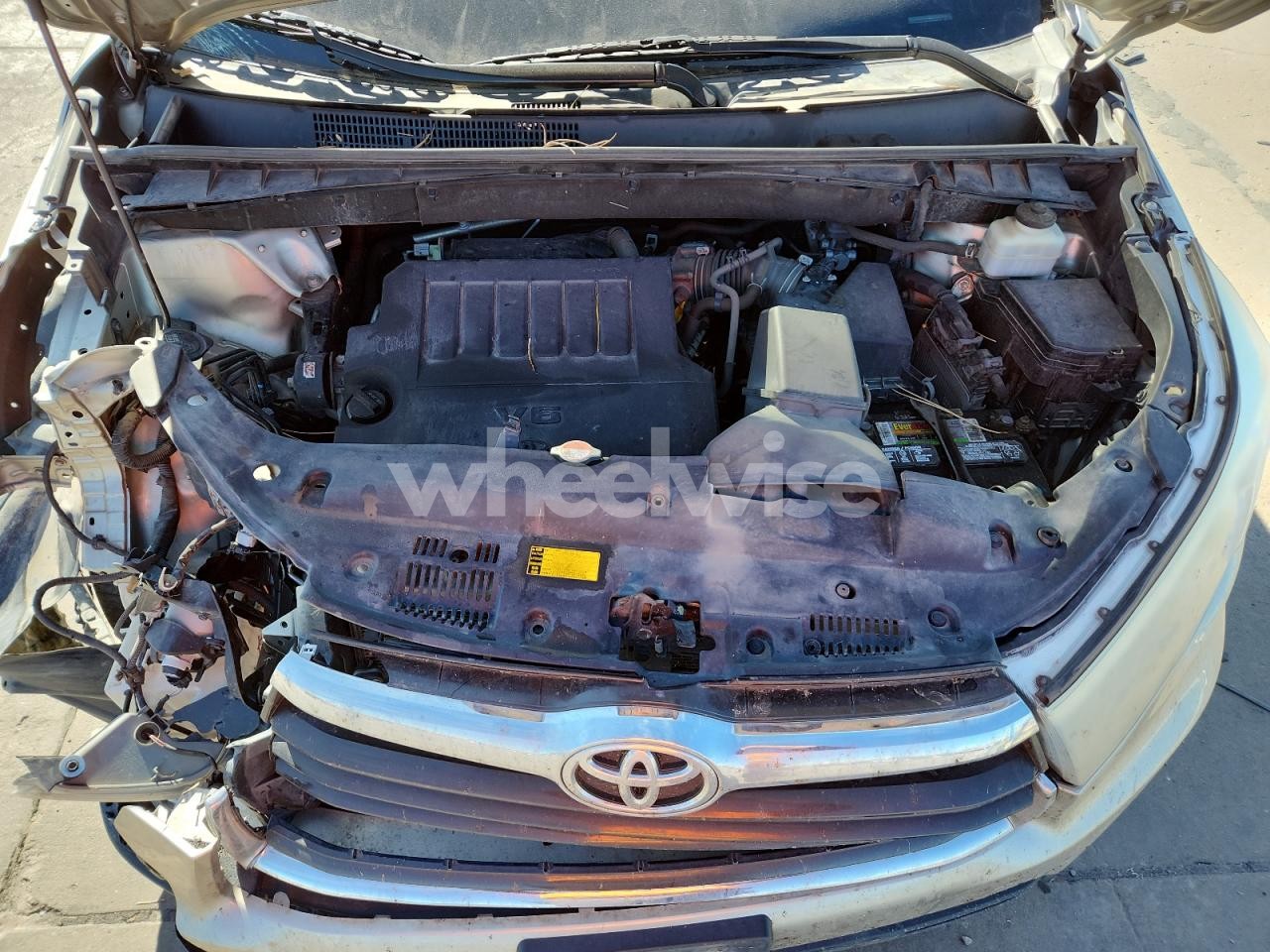 Photo 12 of 2015 TOYOTA HIGHLANDER LIMITED (VIN 5TDDKRFH6FS216261)
