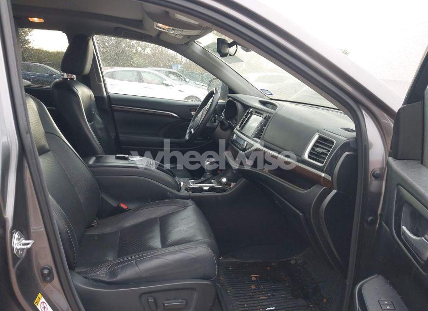 Photo 5 of 2016 Toyota Highlander LIMITED PLATINUM V6 (VIN 5TDDKRFH6GS238603)
