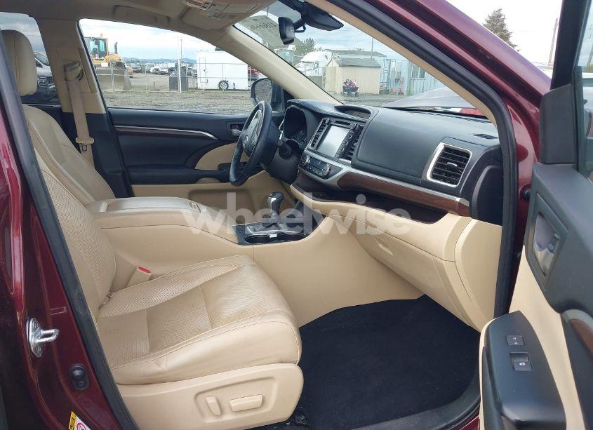 Photo 5 of 2016 Toyota Highlander LIMITED PLATINUM V6 (VIN 5TDDKRFH6GS269107)
