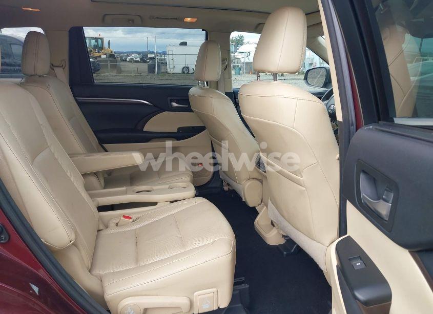 Photo 8 of 2016 Toyota Highlander LIMITED PLATINUM V6 (VIN 5TDDKRFH6GS269107)