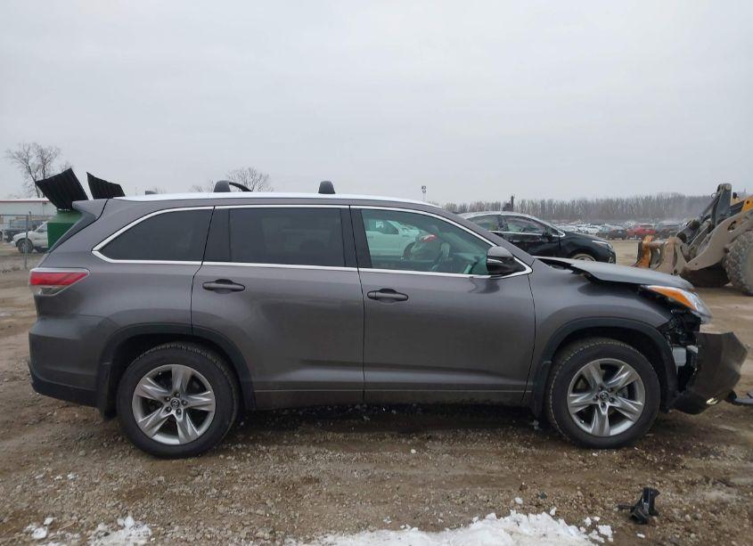 Photo 13 of 2016 Toyota Highlander LIMITED PLATINUM V6 (VIN 5TDDKRFH6GS336109)