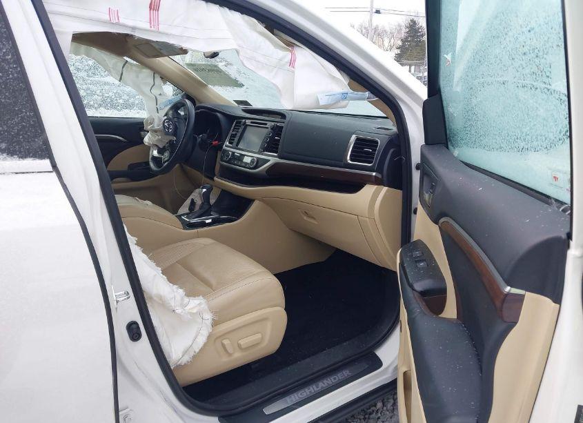 Photo 5 of 2014 Toyota Highlander LIMITED V6 (VIN 5TDDKRFH7ES009778)