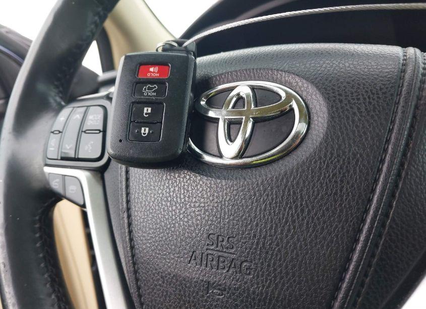 Photo 11 of 2014 Toyota Highlander LIMITED PLATINUM V6/LIMITED V6 (VIN 5TDDKRFH7ES028833)