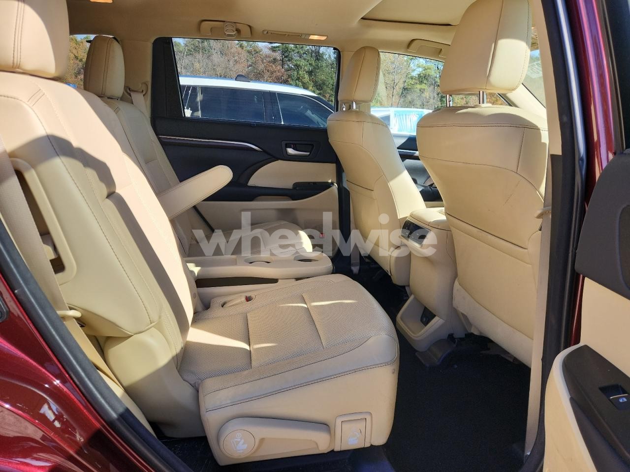 Photo 11 of 2015 TOYOTA HIGHLANDER LIMITED (VIN 5TDDKRFH7FS102334)