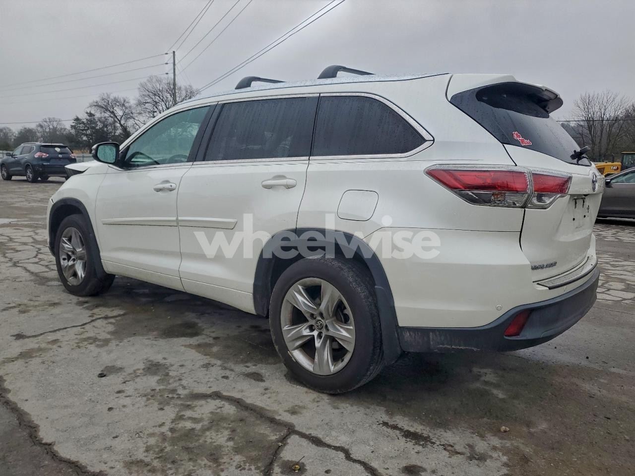 Photo 2 of 2016 TOYOTA HIGHLANDER LIMITED (VIN 5TDDKRFH7GS243969)