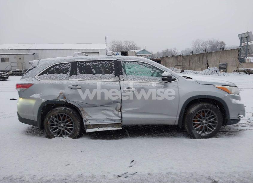 Photo 13 of 2016 Toyota Highlander LIMITED PLATINUM V6 (VIN 5TDDKRFH7GS290807)