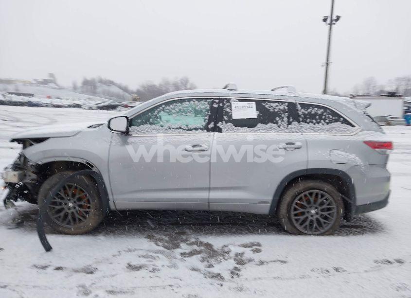 Photo 14 of 2016 Toyota Highlander LIMITED PLATINUM V6 (VIN 5TDDKRFH7GS290807)