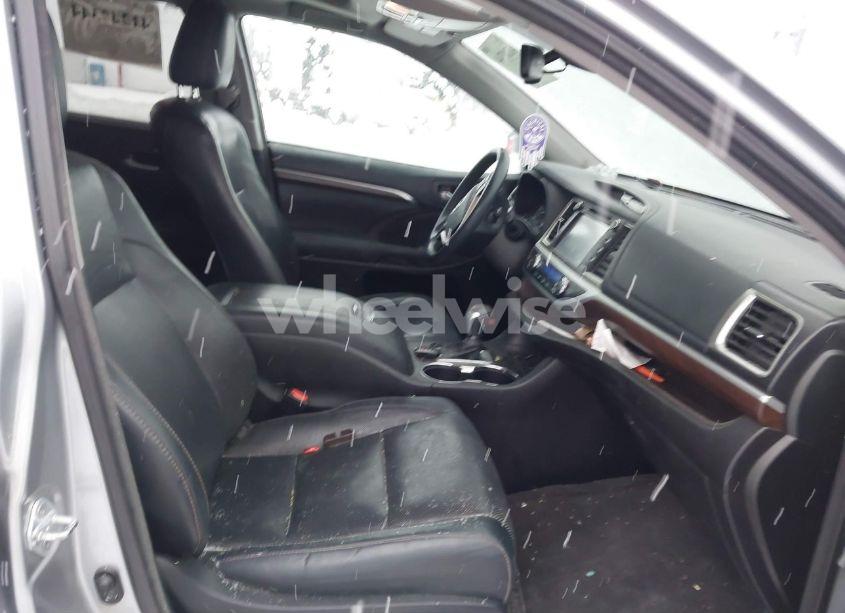 Photo 5 of 2016 Toyota Highlander LIMITED PLATINUM V6 (VIN 5TDDKRFH7GS290807)