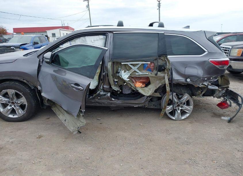 Photo 6 of 2015 Toyota Highlander LIMITED V6 (VIN 5TDDKRFH8FS103623)