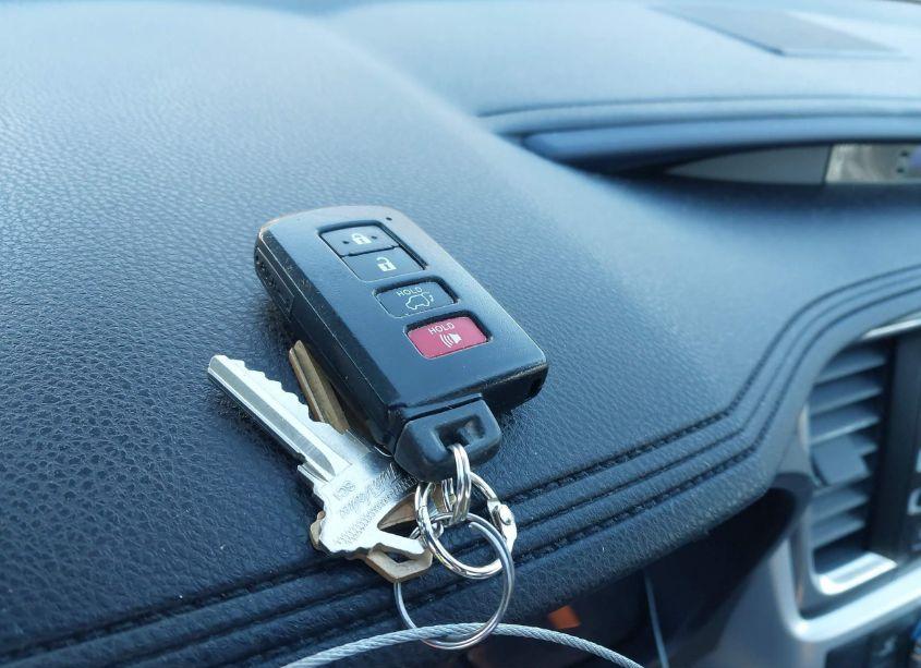 Photo 11 of 2014 Toyota Highlander LIMITED PLATINUM V6 (VIN 5TDDKRFH9ES007577)