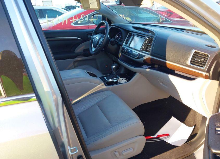 Photo 5 of 2014 Toyota Highlander LIMITED PLATINUM V6 (VIN 5TDDKRFH9ES007577)