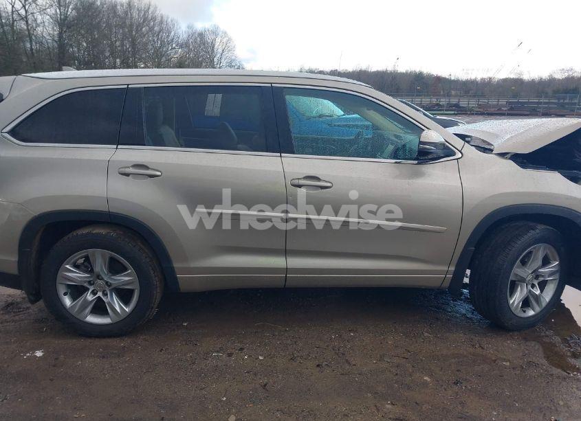 Photo 13 of 2015 Toyota Highlander LIMITED V6 (VIN 5TDDKRFH9FS189928)