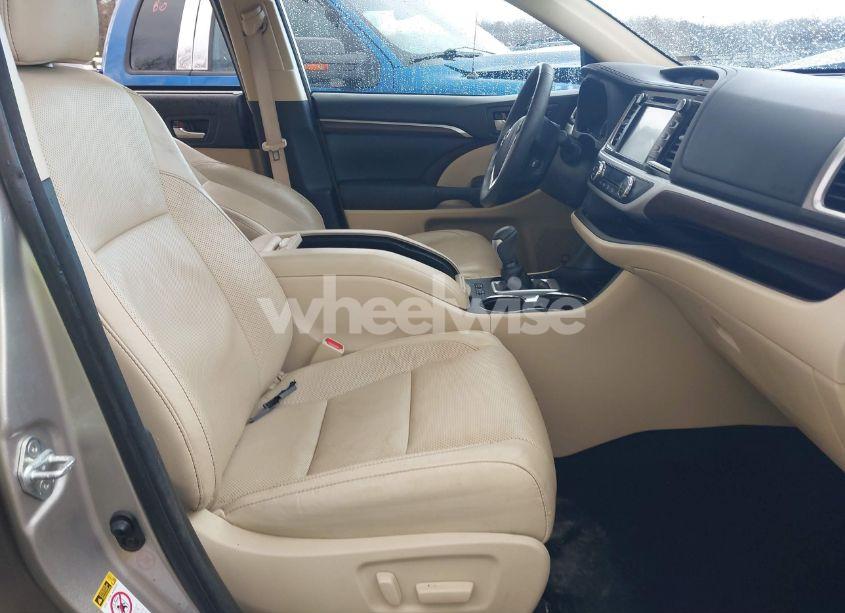 Photo 5 of 2015 Toyota Highlander LIMITED V6 (VIN 5TDDKRFH9FS189928)