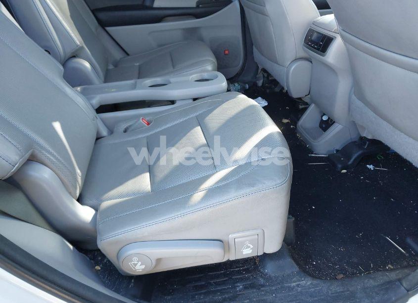 Photo 8 of 2016 Toyota Highlander LIMITED V6 (VIN 5TDDKRFH9GS262166)