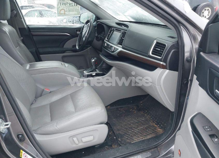 Photo 5 of 2014 Toyota Highlander LIMITED V6 (VIN 5TDDKRFHXES008883)