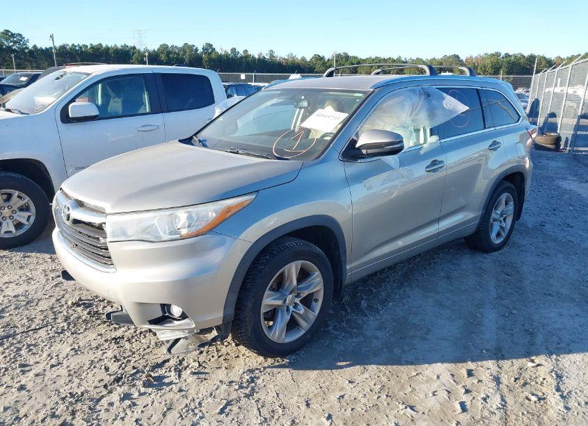 Photo 2 of 2015 Toyota Highlander LIMITED V6 (VIN 5TDDKRFHXFS141502)