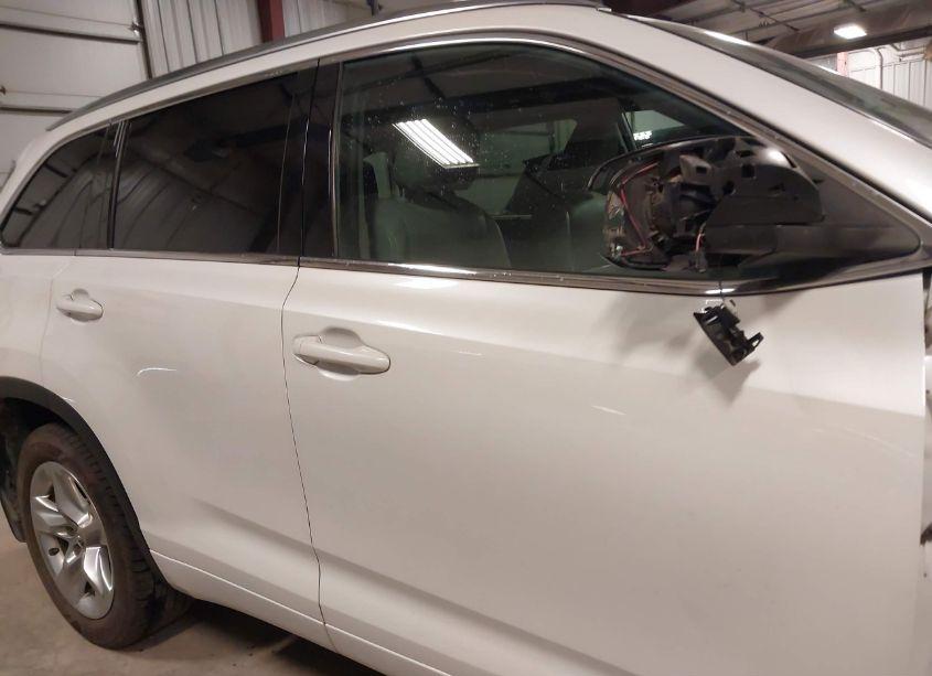 Photo 13 of 2016 Toyota Highlander LIMITED V6 (VIN 5TDDKRFHXGS255565)