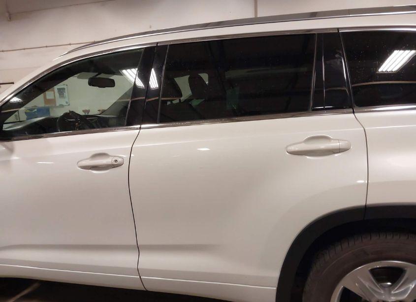 Photo 14 of 2016 Toyota Highlander LIMITED V6 (VIN 5TDDKRFHXGS255565)