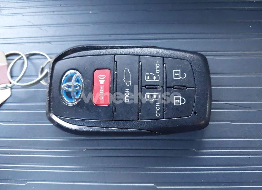 Photo 11 of 2021 Toyota Sienna XSE (VIN 5TDDRKEC3MS032840)