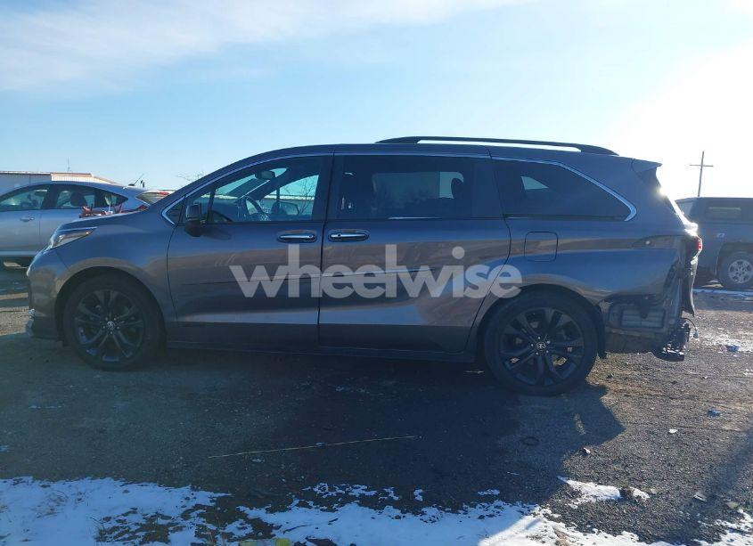 Photo 14 of 2021 Toyota Sienna XSE (VIN 5TDDRKEC3MS032840)