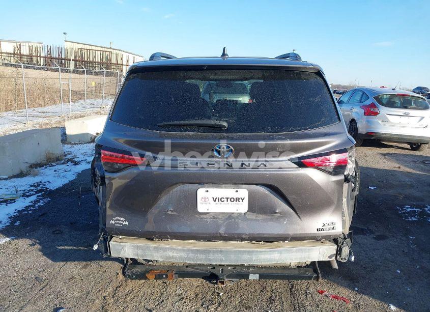 Photo 16 of 2021 Toyota Sienna XSE (VIN 5TDDRKEC3MS032840)
