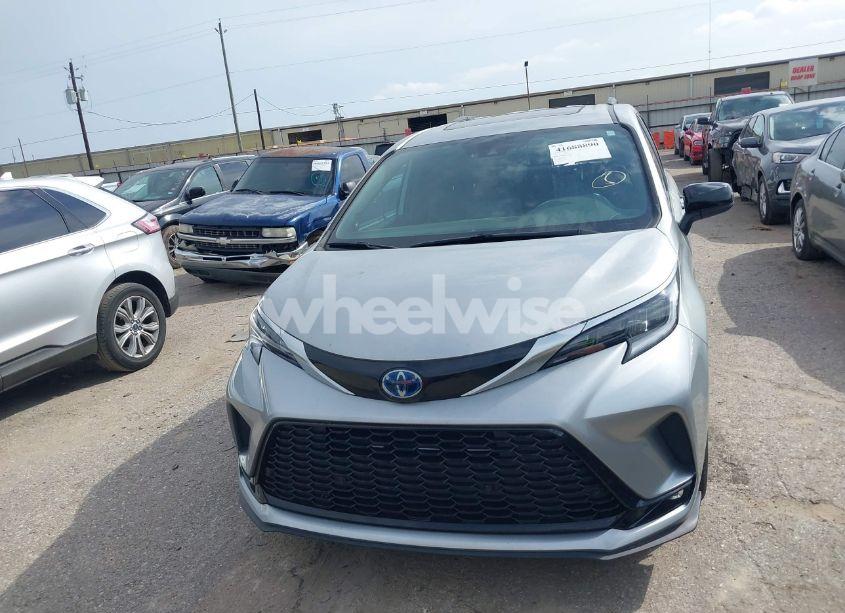 Photo 6 of 2021 Toyota Sienna XSE (VIN 5TDDRKEC6MS047574)