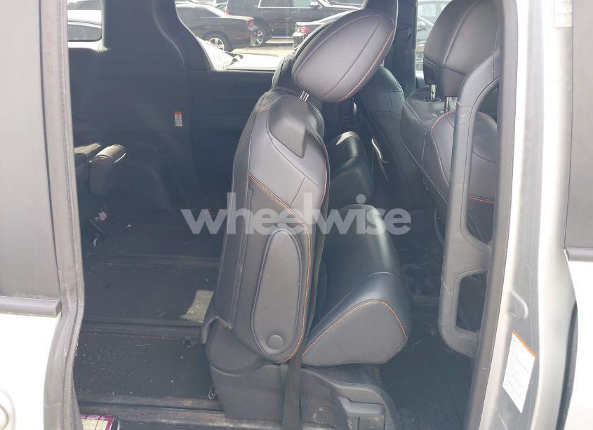 Photo 8 of 2021 Toyota Sienna XSE (VIN 5TDDRKEC6MS047574)