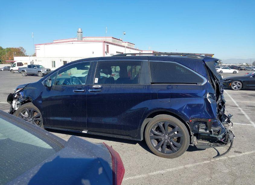 Photo 15 of 2022 Toyota Sienna XSE (VIN 5TDDRKEC8NS100020)