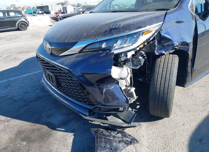 Photo 6 of 2022 Toyota Sienna XSE (VIN 5TDDRKEC8NS100020)