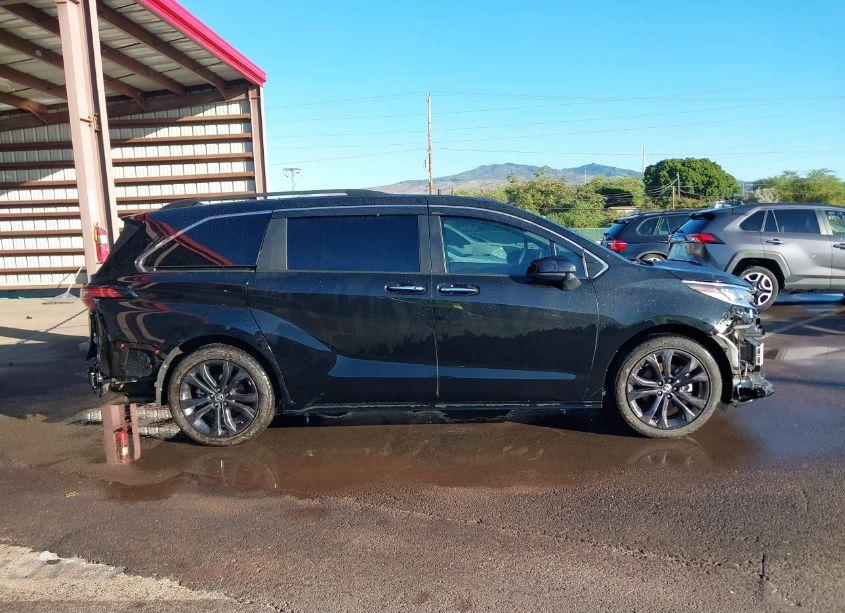 Photo 14 of 2022 Toyota Sienna XSE (VIN 5TDDRKEC9NS101595)