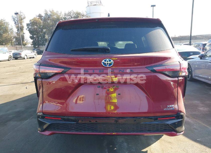 Photo 17 of 2021 Toyota Sienna XSE (VIN 5TDDRKECXMS024511)