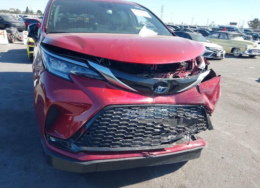 Photo 12 of 2023 Toyota Sienna XSE (VIN 5TDDSKFC0PS074440)