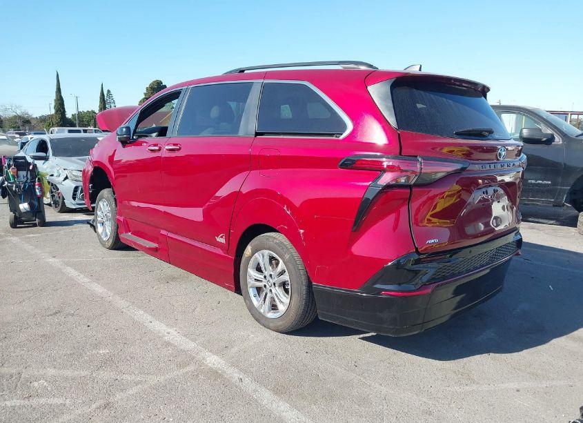 Photo 3 of 2023 Toyota Sienna XSE (VIN 5TDDSKFC0PS074440)