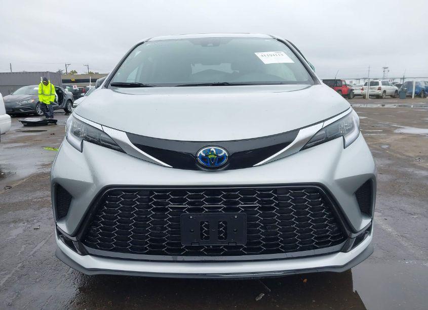 Photo 12 of 2024 Toyota Sienna XSE (VIN 5TDDSKFC0RS140861)